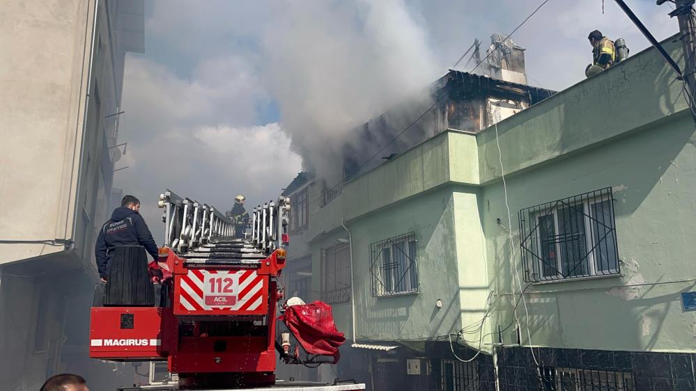 Bursa'da 3 katlı binanın