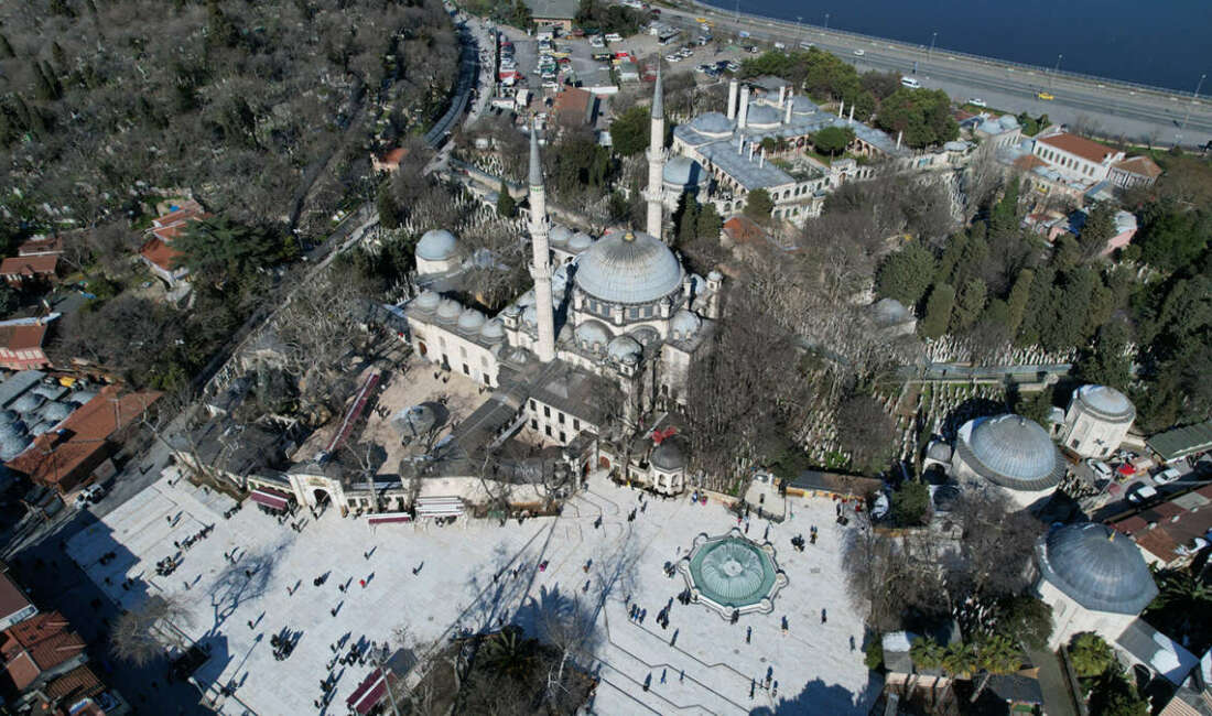 Osmanlı Geleneği Mahyalar Yeniden Eyüp Sultan’da "On bir ayın sultanı"