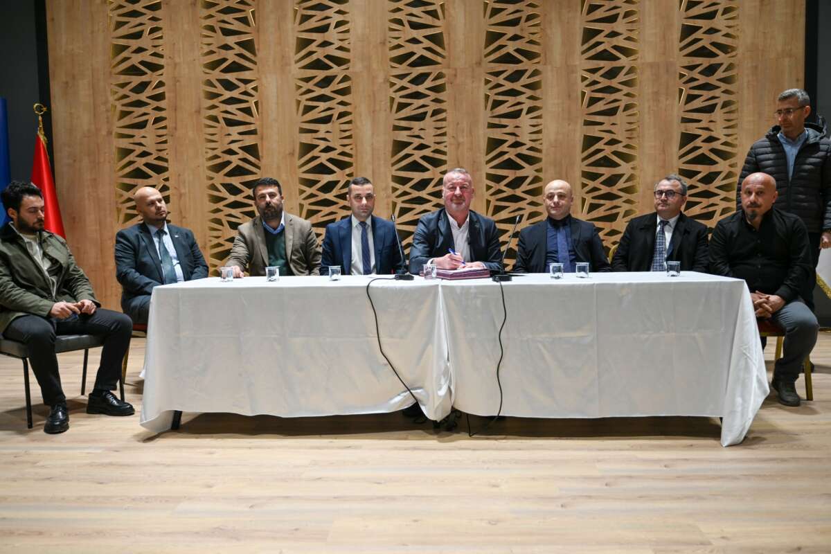 Karacabey Belediyesi’nde toplu sözleşme imzaları atıldı