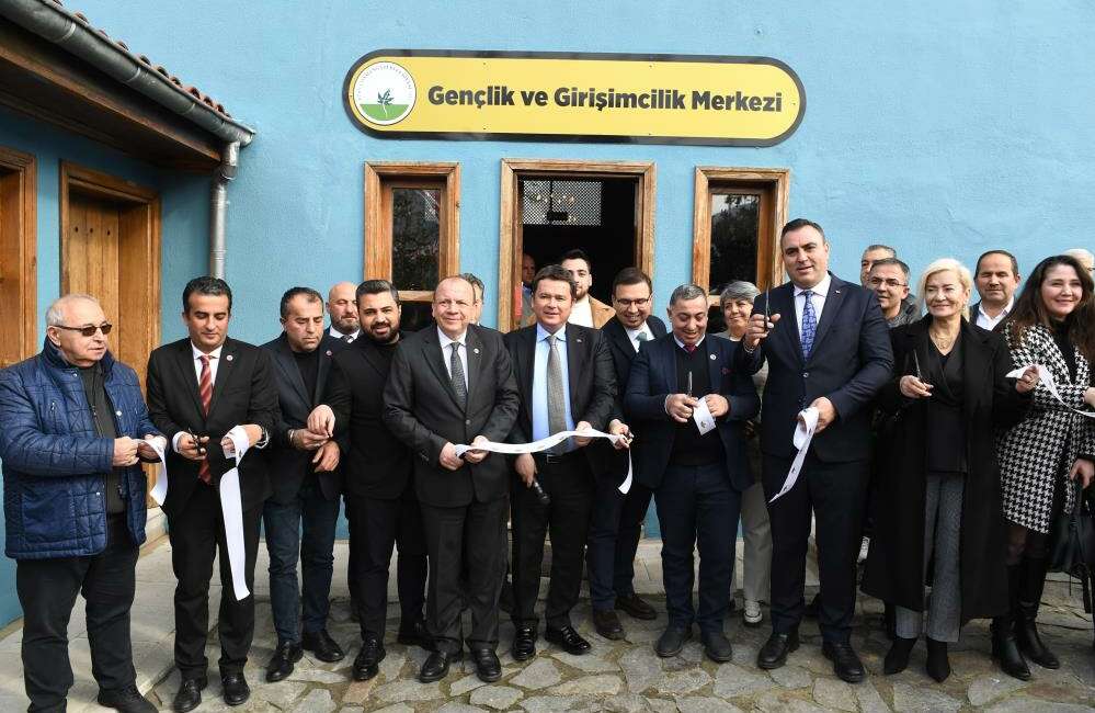 Gençlik ve Girişimcilik Merkezi Bursa Osmangazi’de hizmete açıldı Osmangazi Belediyesi, genç girişimcileri