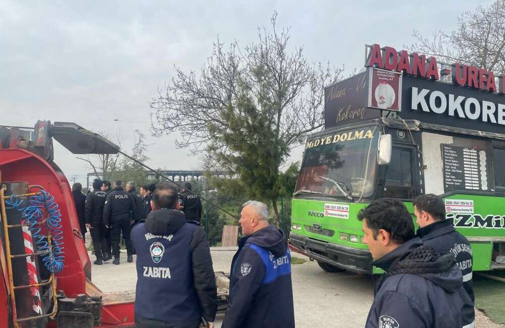 Bursa’da kaldırımda yemek satan yerler kaldırıldı Nilüfer ilçesinin 23 Nisan