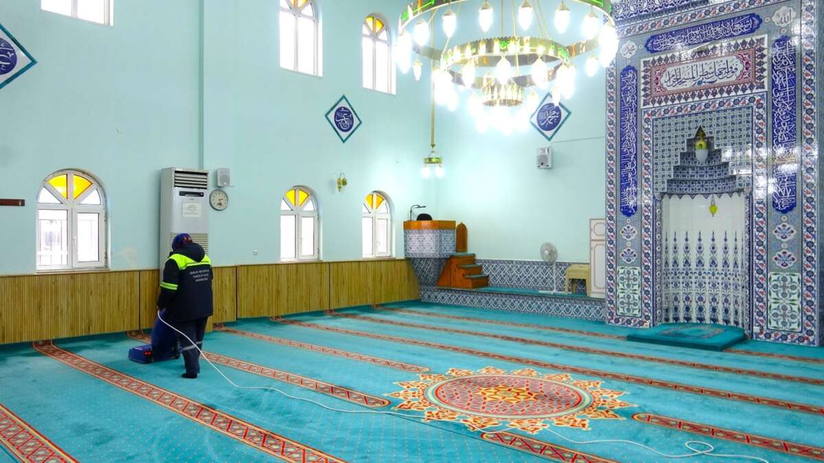 Bursa Gemlik’te camiler Ramazan’a hazırlanıyor 