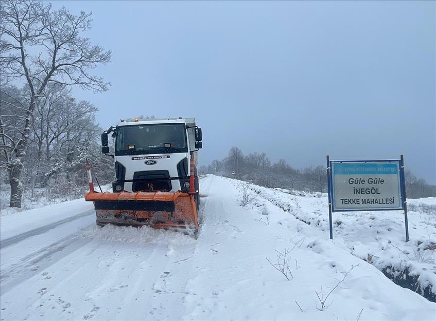 İnegöl’de 24 saatte 925 Km kar temizleme çalışması yapıldı