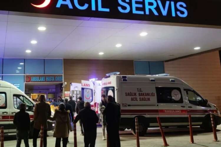 Yemek yüzünden 80 öğrenci zehirlendi Sakarya'da 80 öğrenci gıda