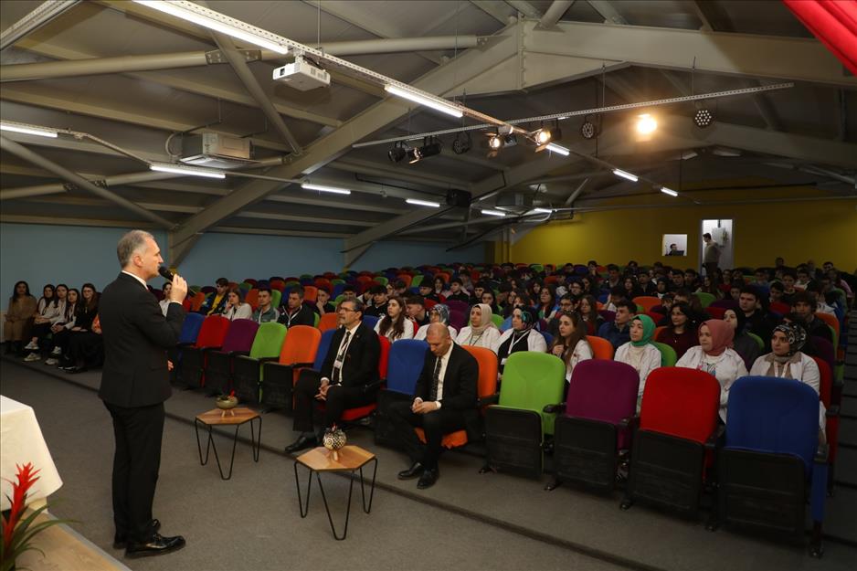 Bursa İnegöl’de gençlerin sözü geçiyor