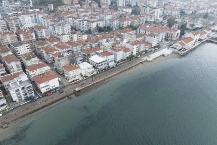 Bursa'nın Mudanya ilçesinde İstasyon Caddesi