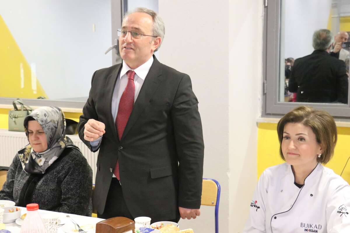 BUKİAD iftarda gençlerle buluştu