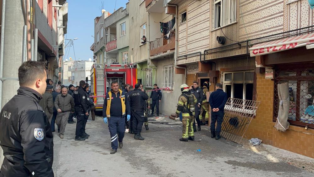Bursa’da 3 katlı bir binanın