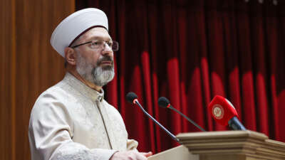  Diyanet İşleri Başkanı Erbaş: “Güzel ahlak, gencin süsüdür”