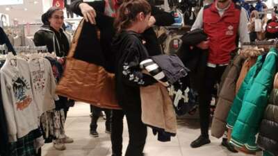 Bursa’da 776 öksüz ve yetim çocuğa bayram sevinci