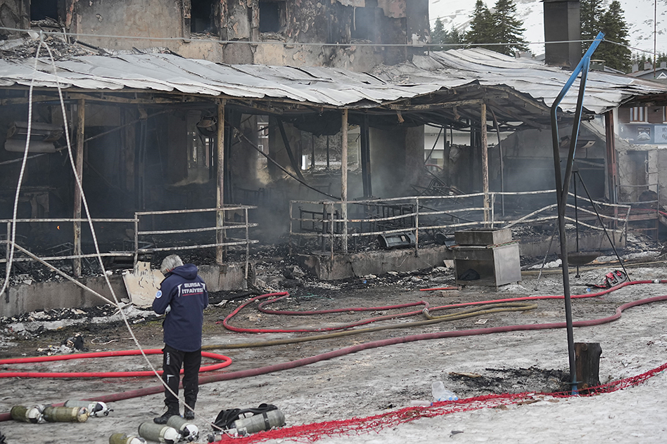 Uludağ’da hayatını kaybedenler yarın toprağa verilecek Uludağ'da Kervansaray Otel'de çıkan