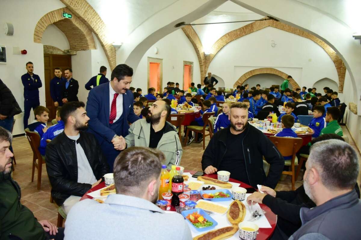Yenişehir Belediyespor ailesi iftarda buluştu