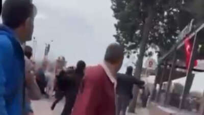 Göstericiler Espressolab’a saldırdı: Çıkan arbedede sandalyeler havada uçuştu