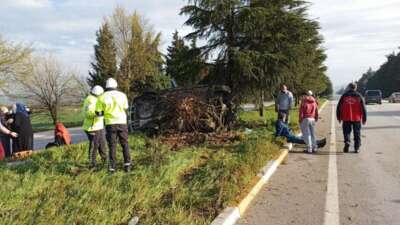 Balıkesir’de takla atan araçtaki 5 kişi yaralandı