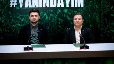 Bursaspor’da eski başkan Mestan yakışanı yaptı