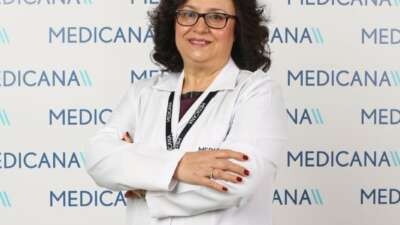 Işıltılı bir cilt için su tüketimi önemli