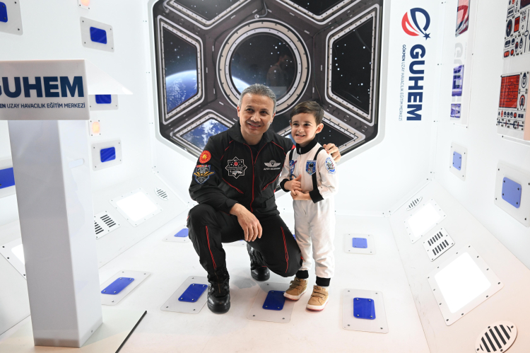 Türkiye’nin ilk astronotu Alper