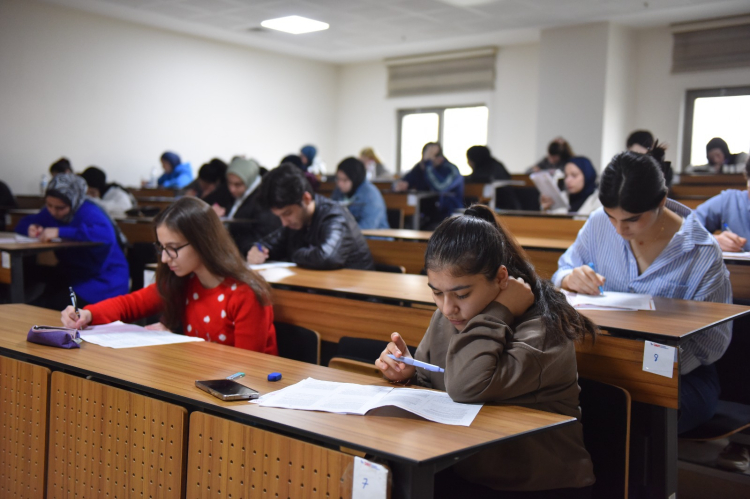 Bursa Yıldırım Belediyesi, Kütüphaneden