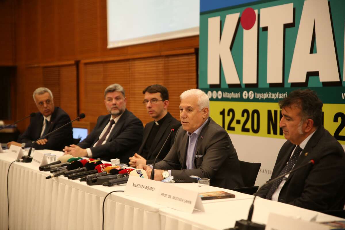 Bursa Kitap Fuarı’nda İznik’in tarihi zenginliği konuşuldu