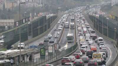 Bayramın üçüncü gününde İstanbul’da trafik yoğunluğu yaşanıyor