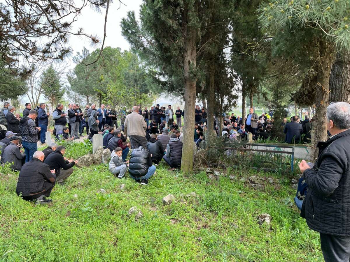 Yangında hayatını kaybeden kardeşler gözyaşlarıyla toprağa verildi