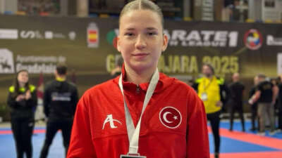 Bursa Büyükşehir Belediyespor Nisanur Çakır’dan gümüş madalya