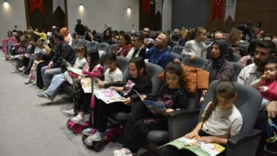 Karacabey Belediyesi kütüphaneler haftasında kitap ve eğlenceyi birleştirdi