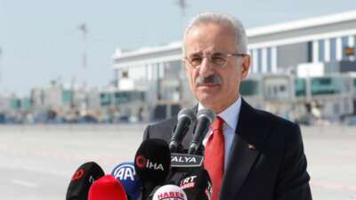 Bakan Uraloğlu: “23 yılda dünya nüfusunun neredeyse yarısı kadarını uçurduk”