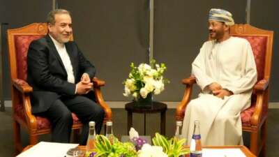 İran Dışişleri Bakanı Arakçi, ABD ile dolaylı görüşmeler için Umman’da