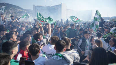 Bursasporlu taraftarlardan şampiyonluk coşkusu