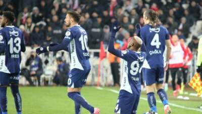 Fenerbahçe, Sivas deplasmanında kazandı: Galibiyet serisi 3 maça çıktı