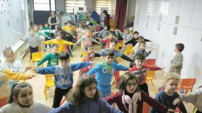 Bursalı anaokulu öğrencileri, 11 Avrupa