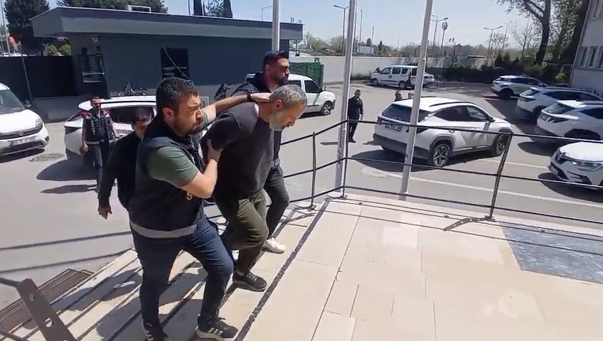52 suç kaydı vardı, 33 suçtan 20 yıl hapis cezasıyla aranıyordu…Yakalandı Bursa'da hakkında 52 farklı