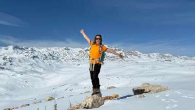 Rusya'da tırmandığı dağda hipotermi geçirerek