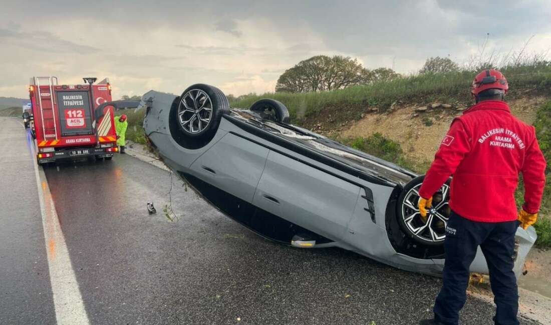 Balıkesir’de otobanda araç takla attı: 4 kişi yaralandı Balıkesir'de İzmir-İstanbul otobanında kontrolden
