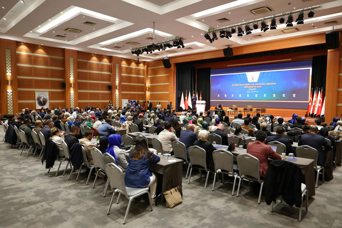 AK Parti, İstanbul’da dijital medya Sstratejisini güçlendiriyor
