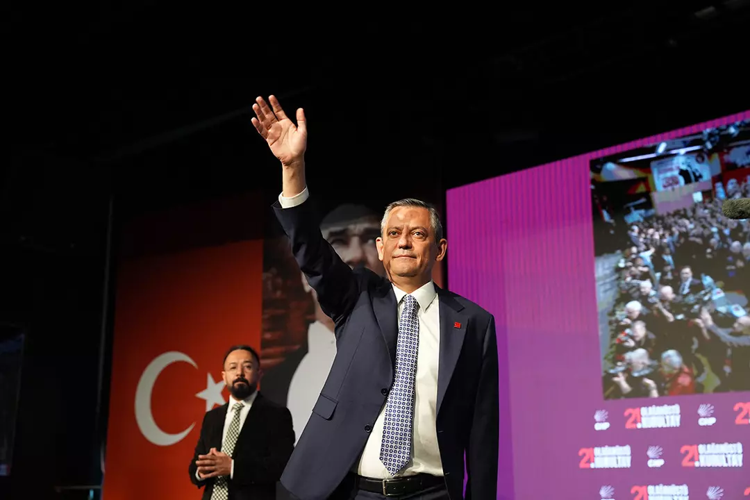 CHP’nin 21. olağanüstü Kurultayı: Sürprizler ve güç mücadelesi