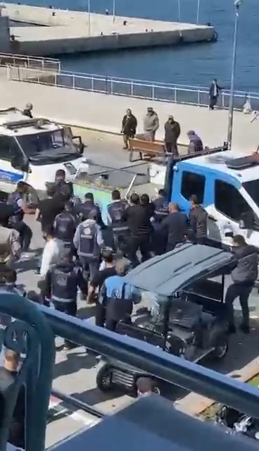 Bursa'nın Mudanya ilçesi sahilinde