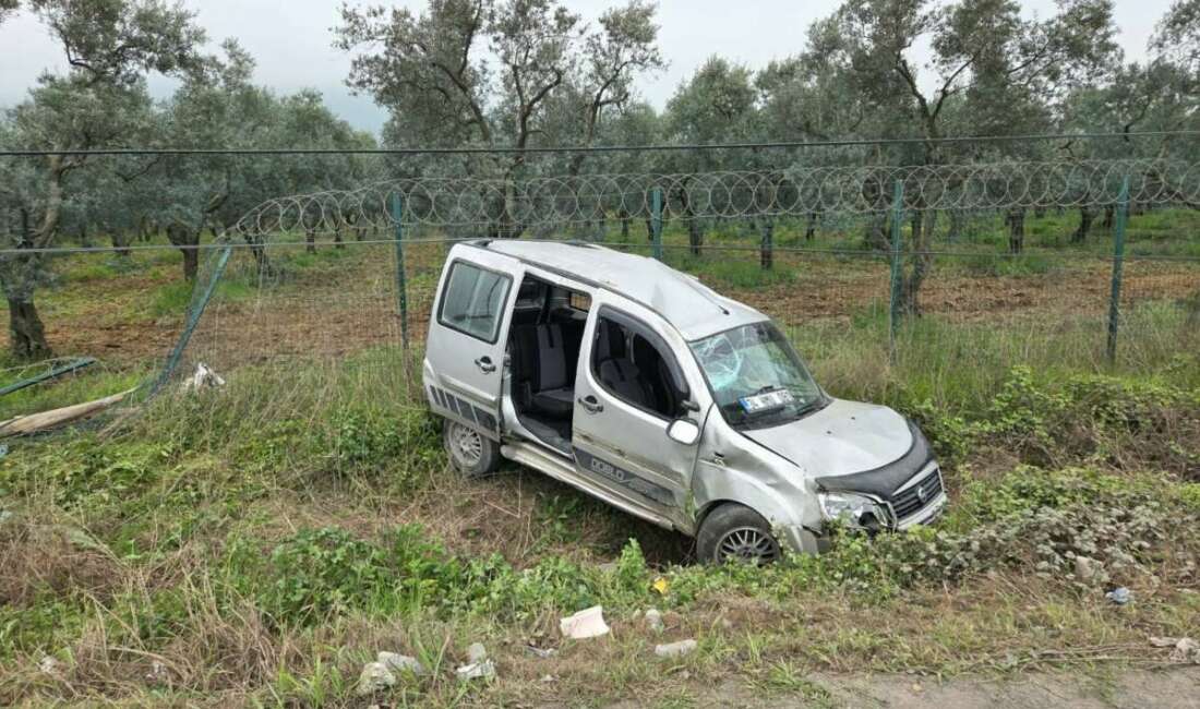 Tarlaya devrilen araçta aile faciası: 3 yaralı Bursa'nın Orhangazi ilçesinde kontrolden