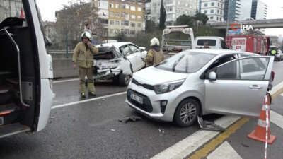 Avrasya Tüneli girişinde zincirleme kaza: 3 yaralı