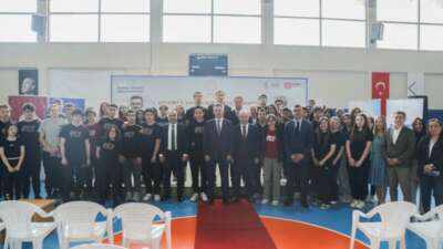 ‘100 Okul 100 Akademisyen Projesi’nin ilki gerçekleşti