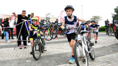 Duatlon mücadelesi: Genç sporcuların heyecan dolu anları