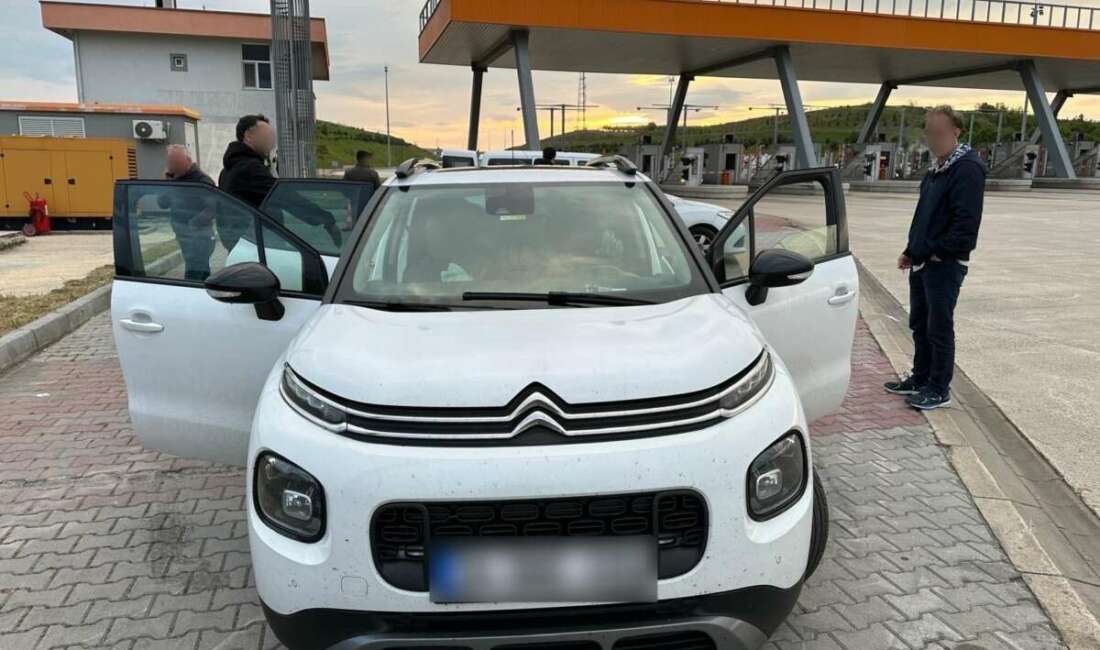 Düzensiz göçmenleri yasa dışı yollarla taşıyan organizatör yakalandı Bursa’da düzensiz göçmenleri yasa