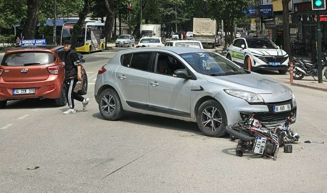 Bursa’da otomobille motosiklet çarpıştı: 1 yaralı Bursa'nın İnegöl ilçesinde otomobil