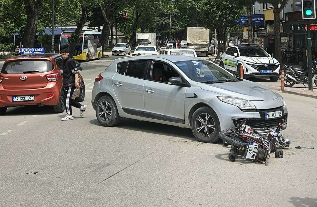 Bursa’da otomobille motosiklet çarpıştı: 1 yaralı