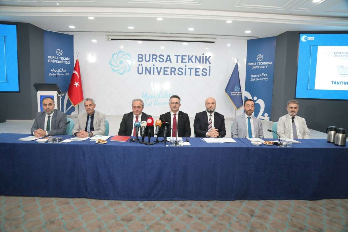 Liseli Gençlere Üniversite Deneyimi: 100 Akademisyen 100 Liseyle Buluşuyor