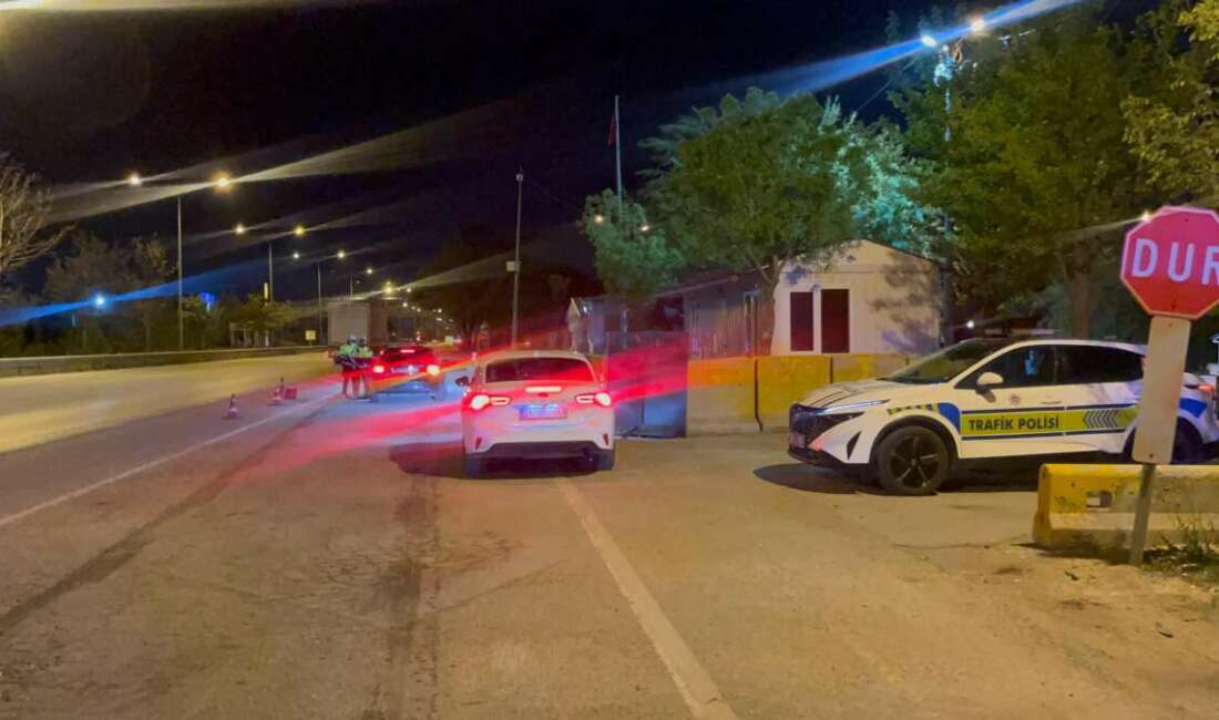 Eskişehir girişinde bulunan polis