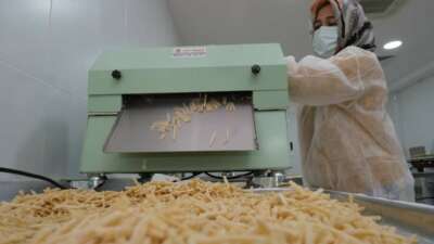 Çiftçi yetiştiriyor, kadınlar üretiyor tüketici uygun fiyata sağlıklı tüketiyor