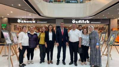 Ortaokul öğrencilerinden görsel sanatlar sergisi