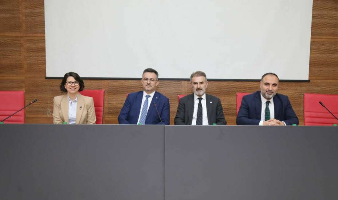 Bursa Teknik Üniversitesinde, Rektör